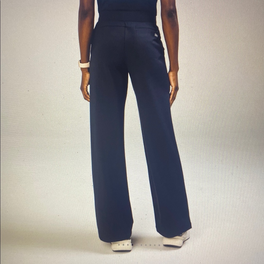High Waisted Salina FORMx Wide Leg Scrub Pants - Picture 4 of 9